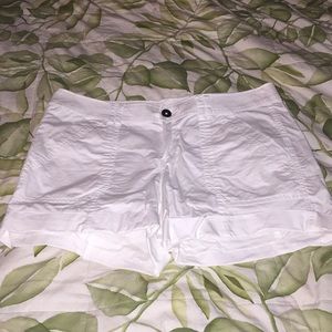 White shorts ANA size 29/8 EUC